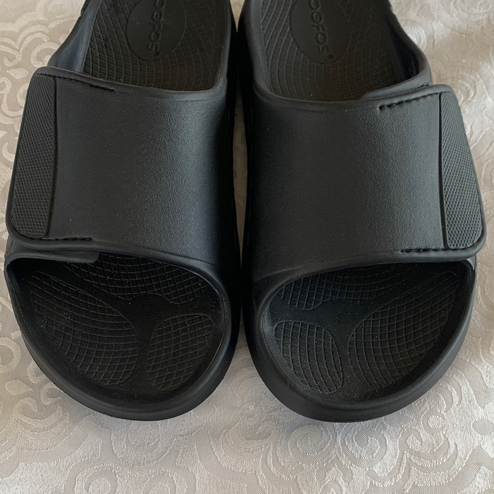 OOFOS Black Comfort Slides - Picture 2 of 13